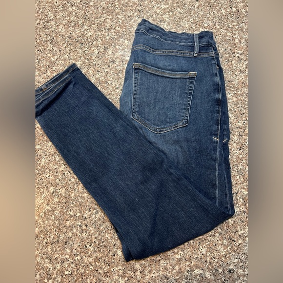 Good American Good Legs - Picture 2 of 3